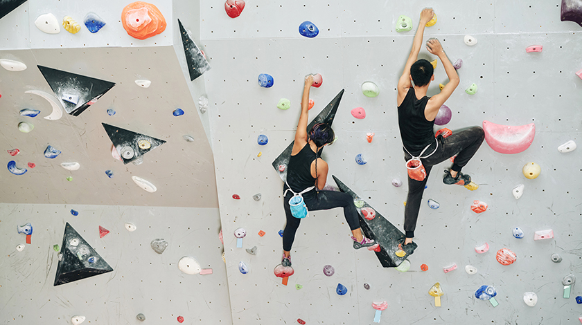 differences-of-bouldering-and-rock-climbing